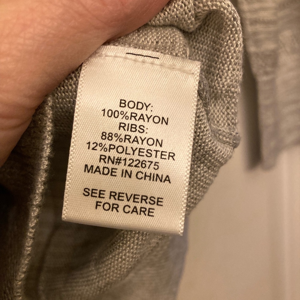 Lety & me brand, Gray Knit Sweater with V-Neck, 3/4 sleeve, new with tags - Picture 5 of 8